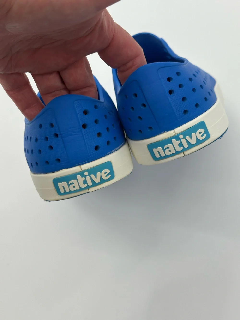 N/A vibrant blue